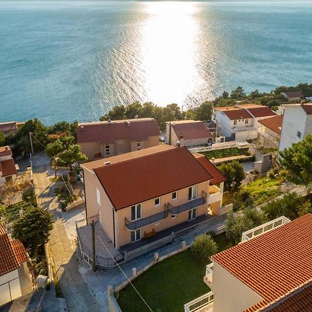 Family Friendly Apartments With A Swimming Pool Stanici, Omis - 18676 المظهر الخارجي الصورة